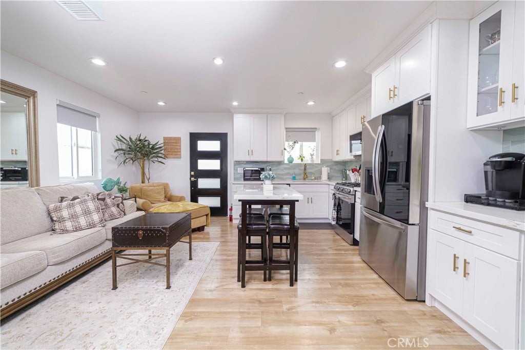 3457 W 75th St - Photo 4 of 26