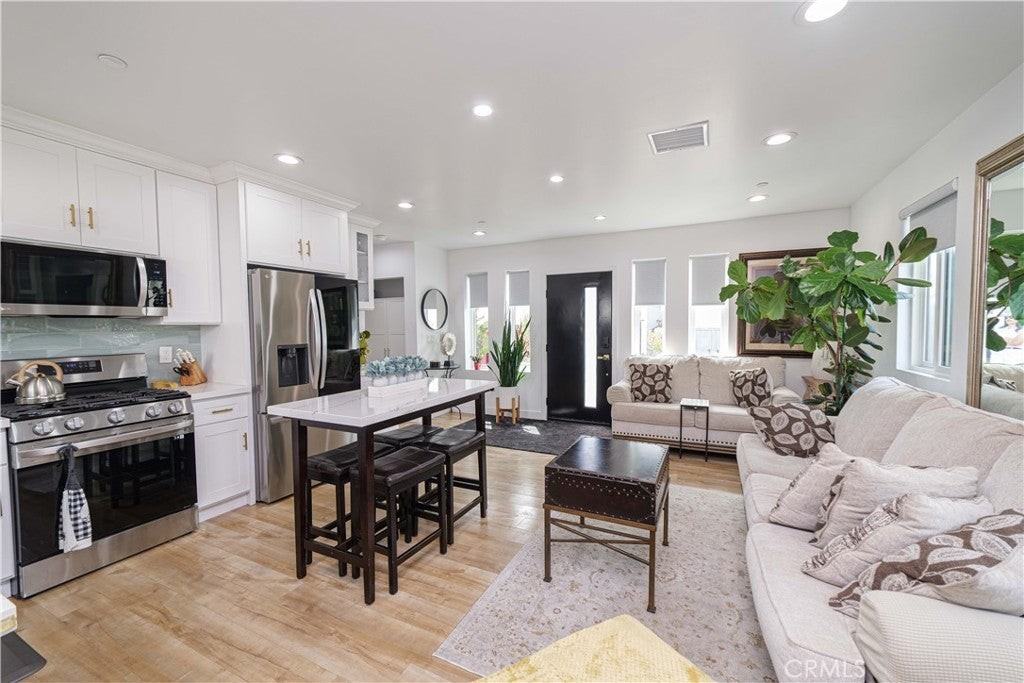 3457 W 75th St - Photo 5 of 26