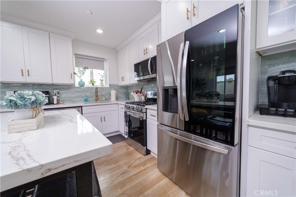 3457 W 75th St - Photo 7 of 26