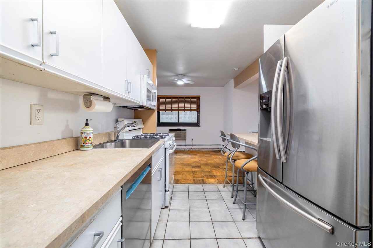 420 Shore Rd ##1f - Photo 5 of 21