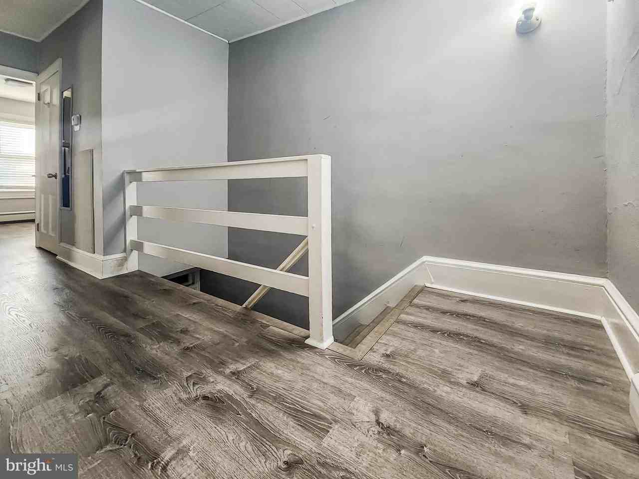 226 Morgan St - Photo 4 of 14