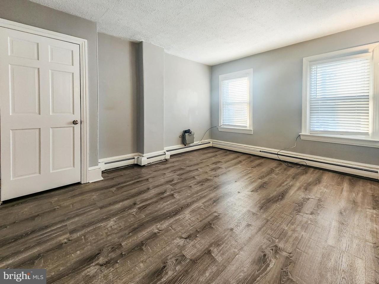 226 Morgan St - Photo 5 of 14