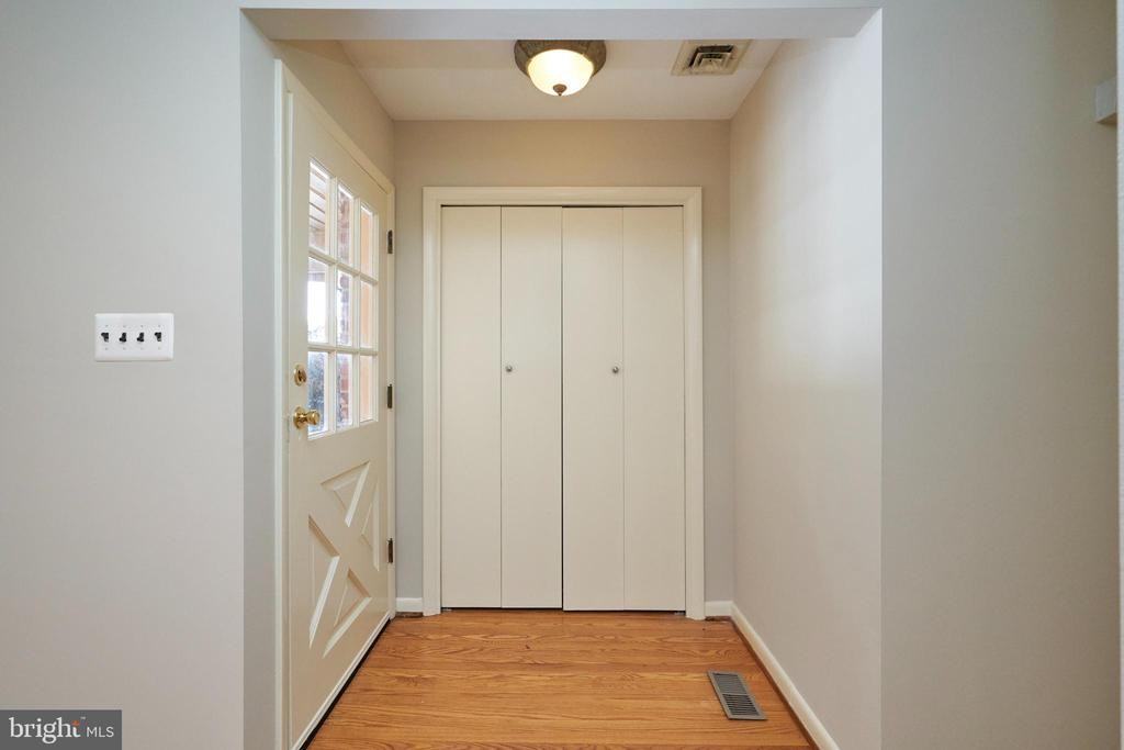 500 Springvale Rd - Photo 2 of 50