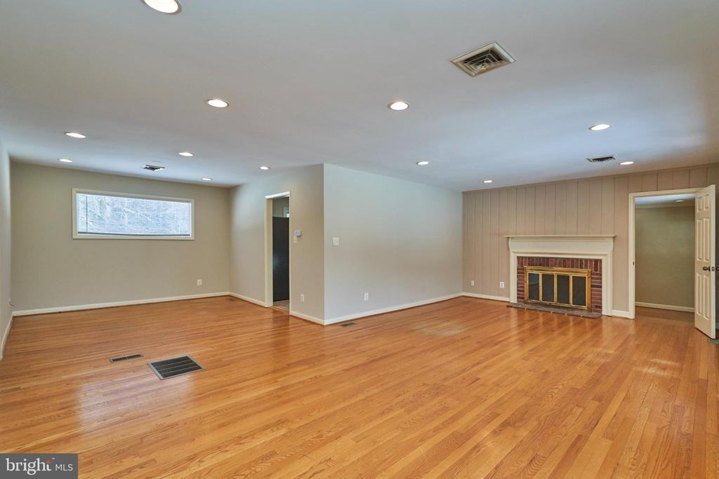 500 Springvale Rd - Photo 3 of 50
