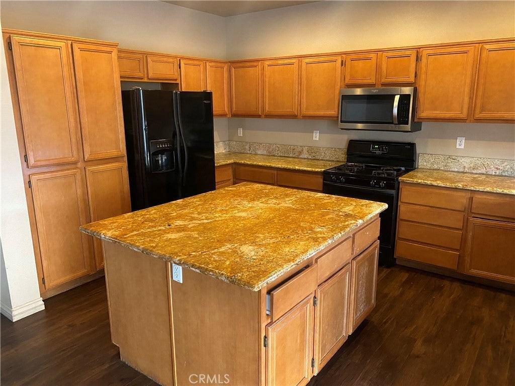 16557 Denham Ln - Photo 5 of 12