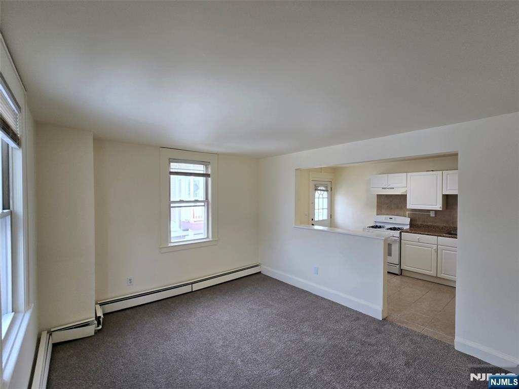 440 Monroe St ##3 - Photo 4 of 8