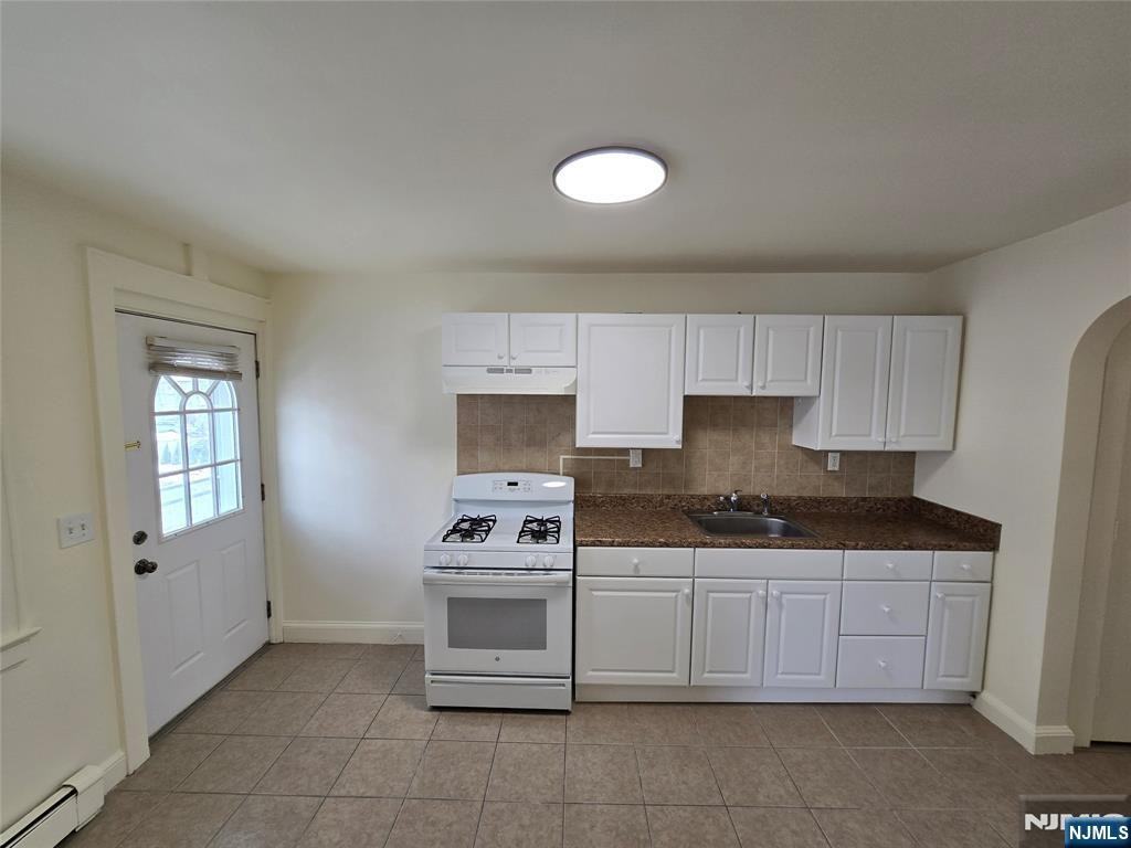 440 Monroe St ##3 - Photo 5 of 8