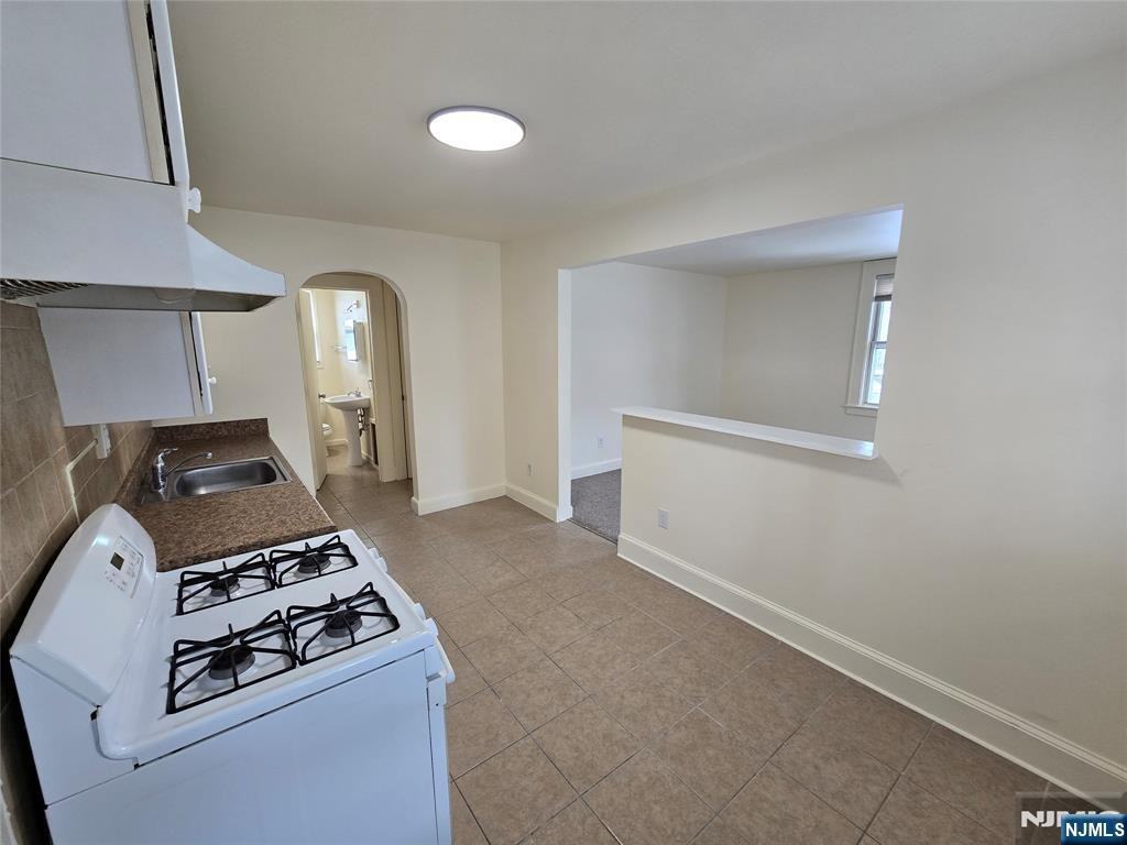 440 Monroe St ##3 - Photo 6 of 8