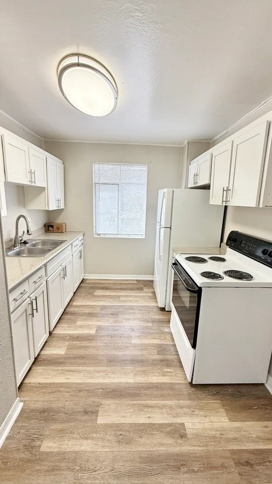 300 Washington Ave #304 - Photo 6 of 12