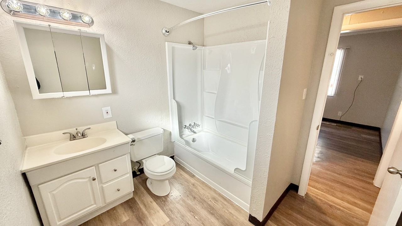 300 Washington Ave #304 - Photo 7 of 12