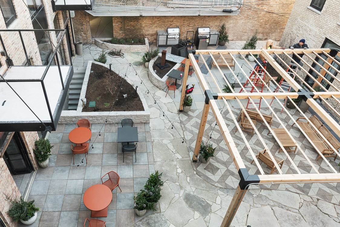 1810 N Wells St #402 - Photo 2 of 13