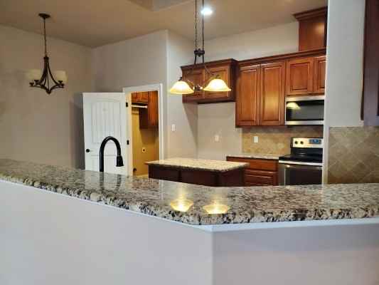 15233 Capstan St #NA - Photo 6 of 17