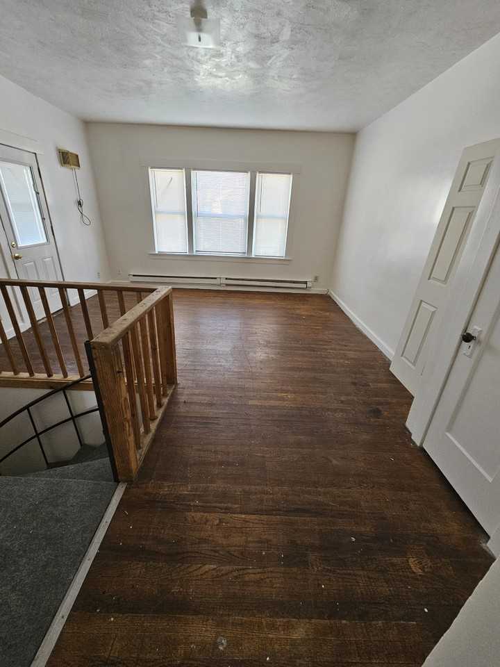 310 6th St #1 - Photo 2 of 22