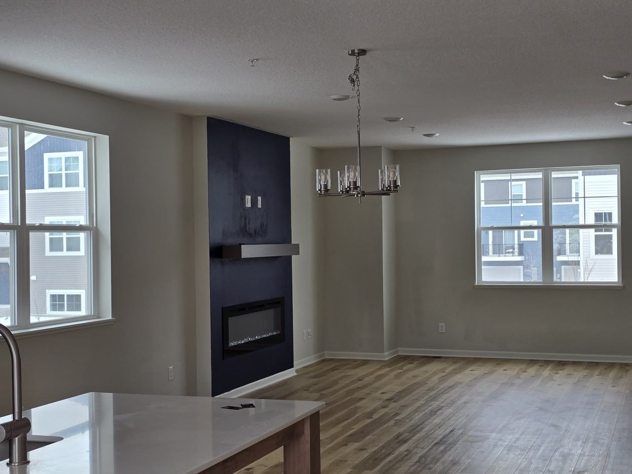 8652 Kenyon Ct Ne #F - Photo 3 of 17