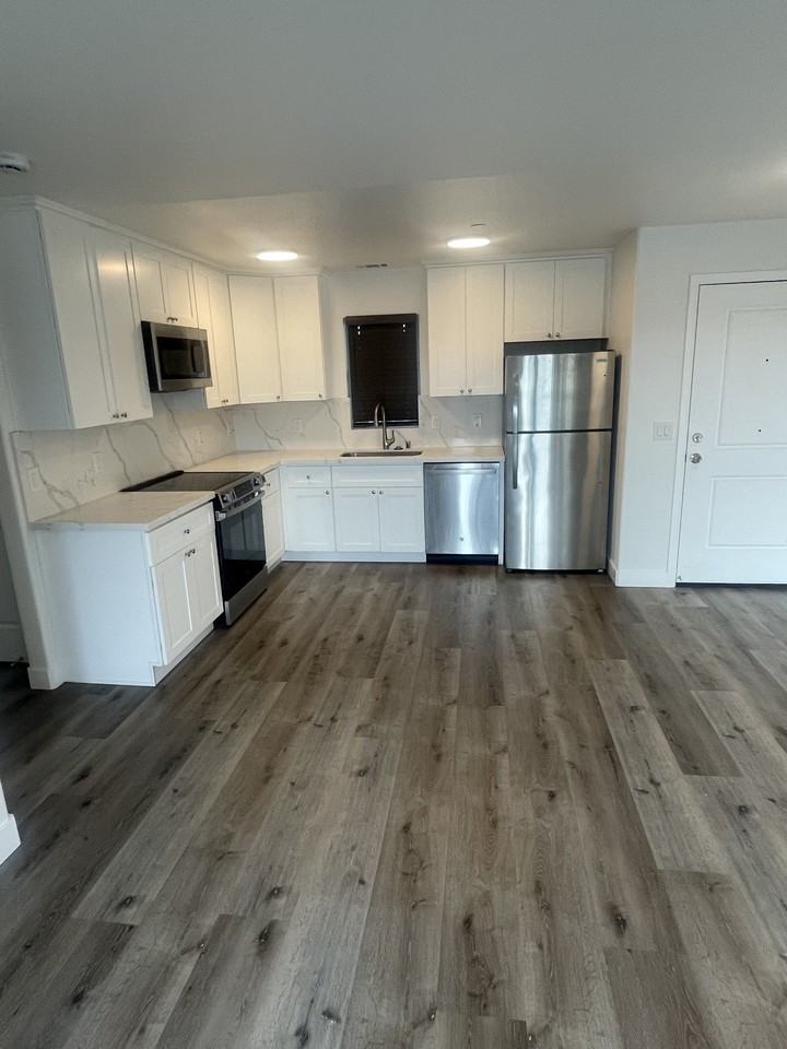 24997 Oneil Ave #1A - Photo 6 of 8