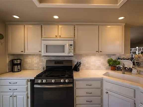 119 Riverside Ct #NA - Photo 6 of 13