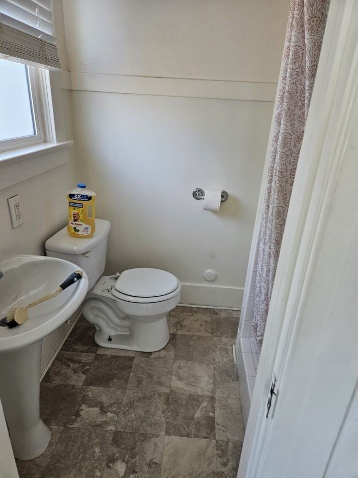 606 F St #NA - Photo 3 of 12