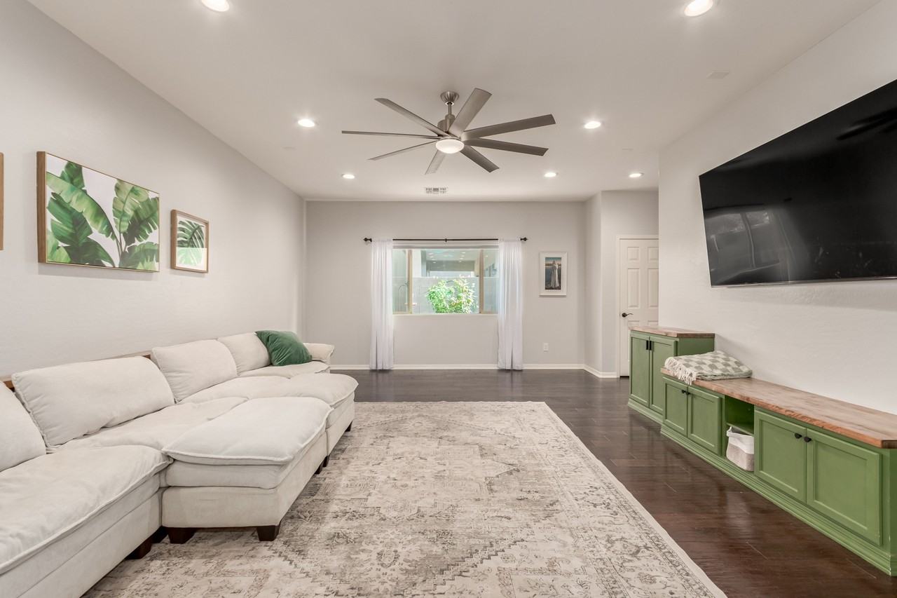 1562 W Alder Rd #NA - Photo 5 of 26