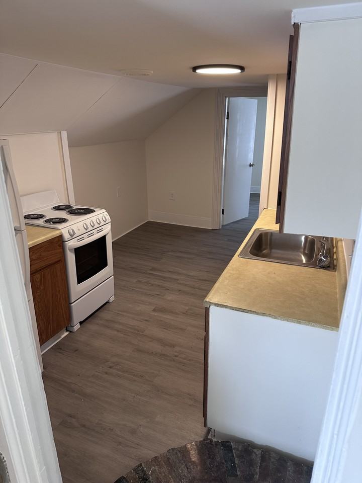 10 E Washington St #5 - Photo 3 of 11