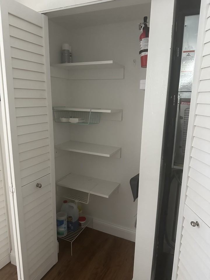 210 Mendoza Ave #1 - Photo 4 of 13