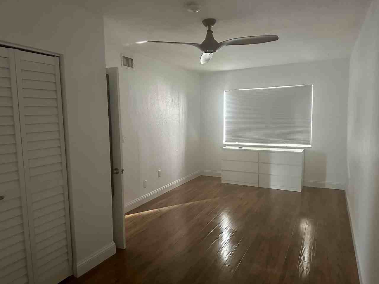 210 Mendoza Ave #1 - Photo 5 of 13