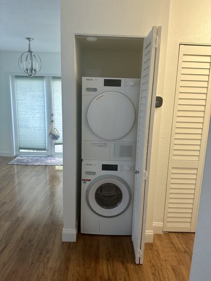 210 Mendoza Ave #1 - Photo 6 of 13