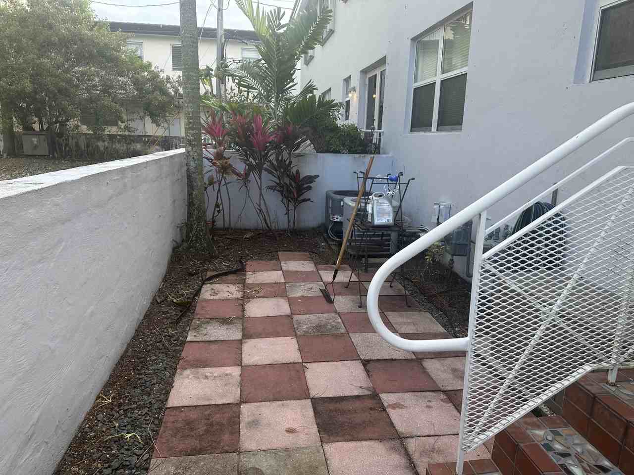 210 Mendoza Ave #1 - Photo 7 of 13