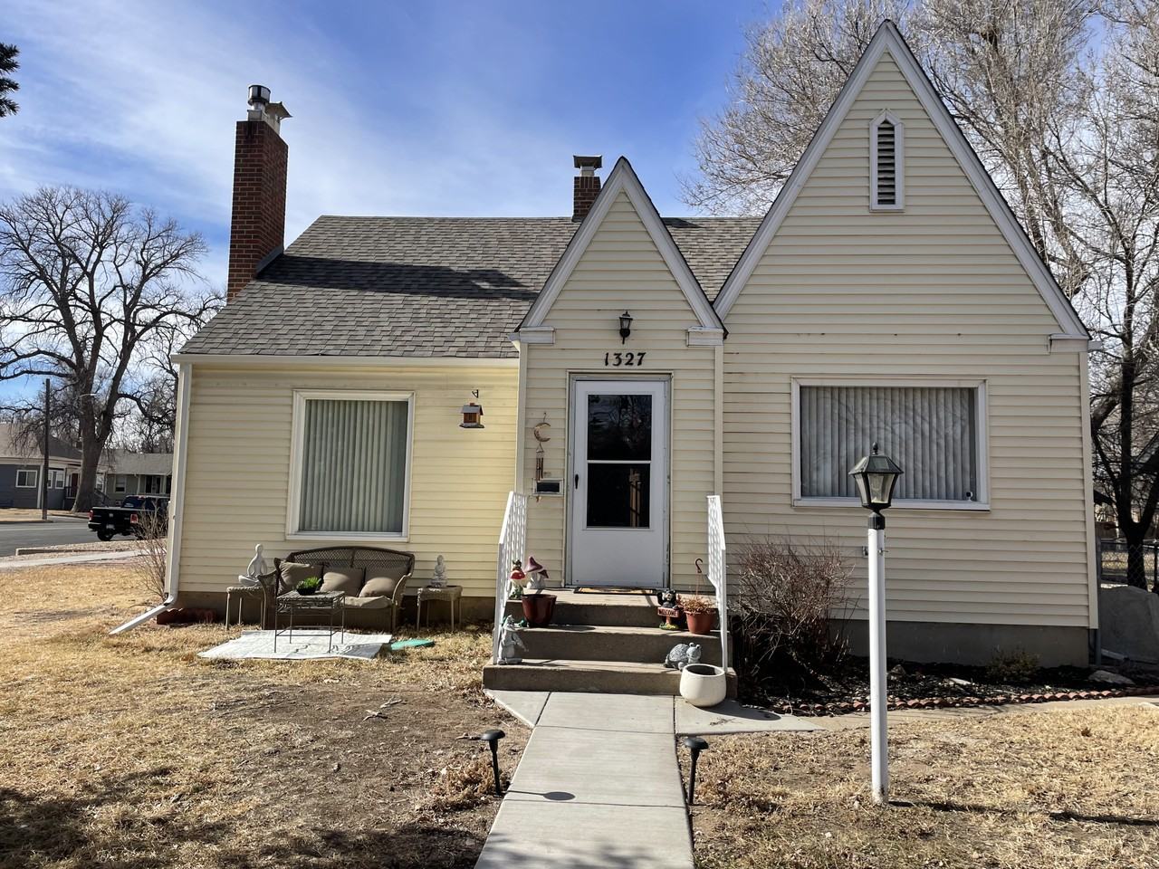 1327 10th Ave #NA - Photo 2 of 5