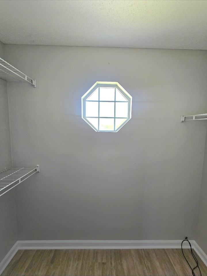 112 W Oak Manor Ct #NA - Photo 2 of 14