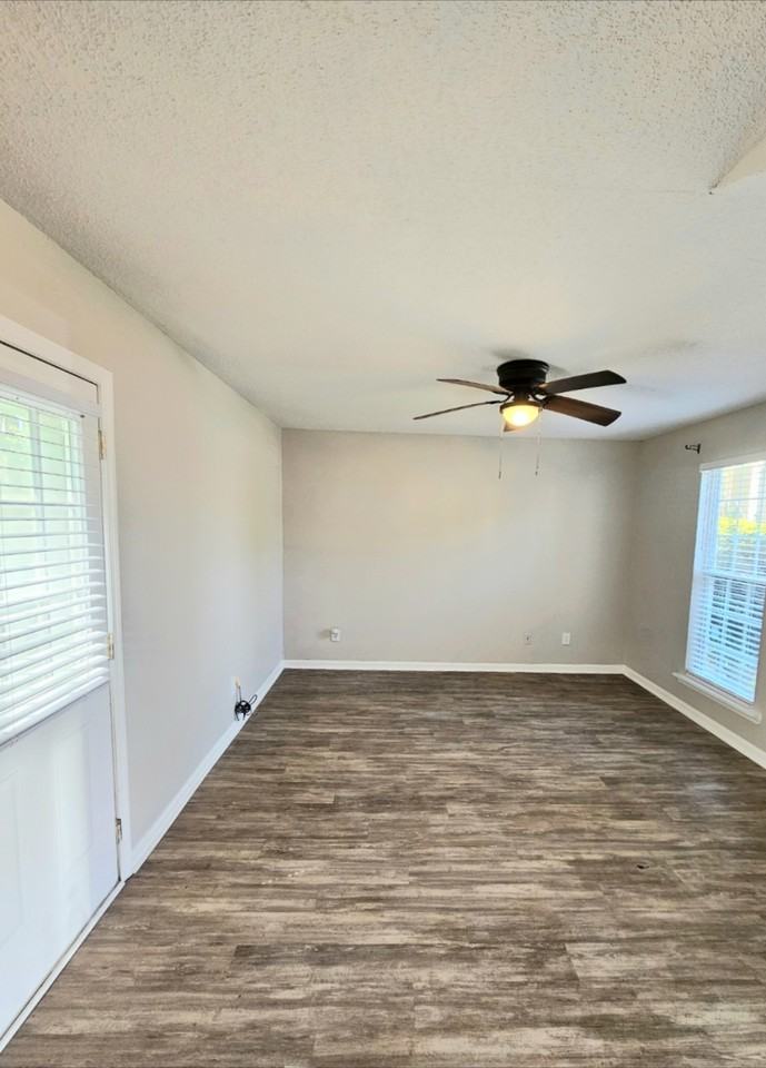 112 W Oak Manor Ct #NA - Photo 3 of 14