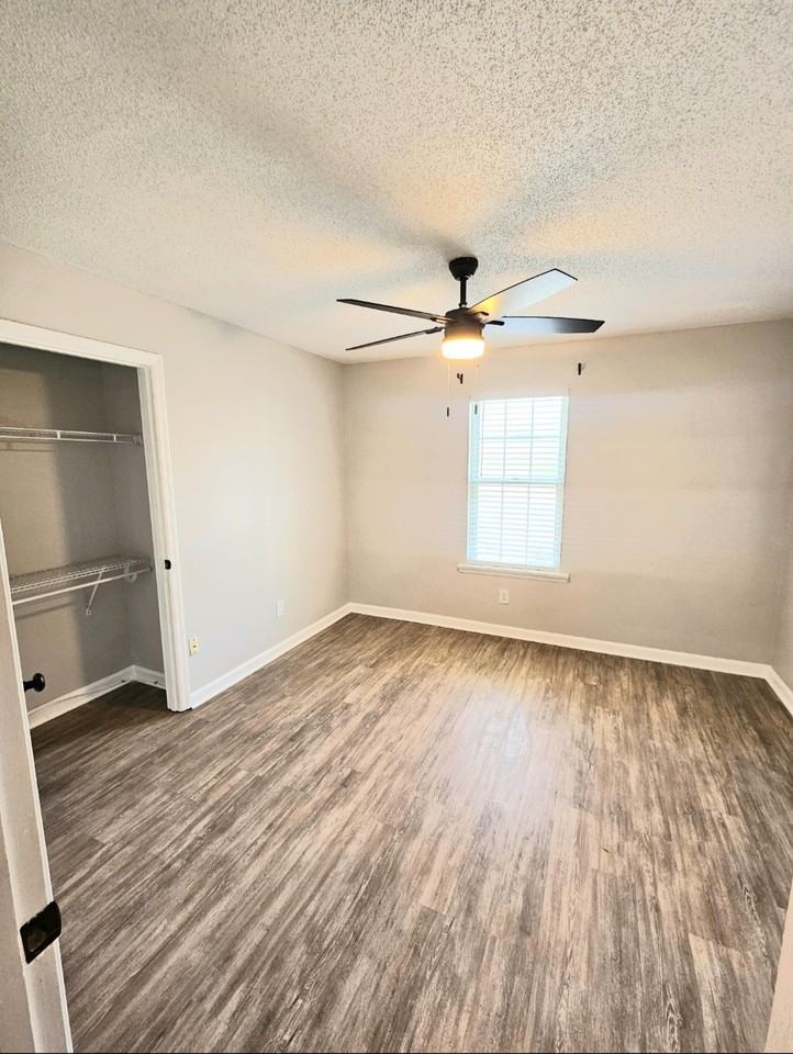 112 W Oak Manor Ct #NA - Photo 6 of 14