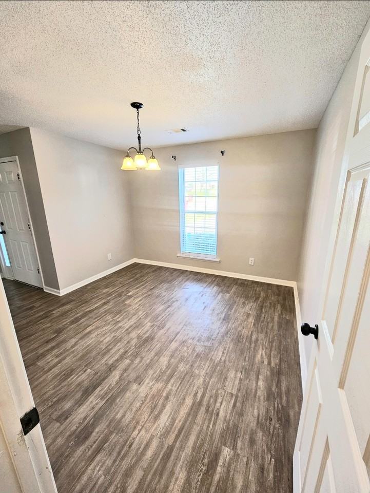 112 W Oak Manor Ct #NA - Photo 7 of 14