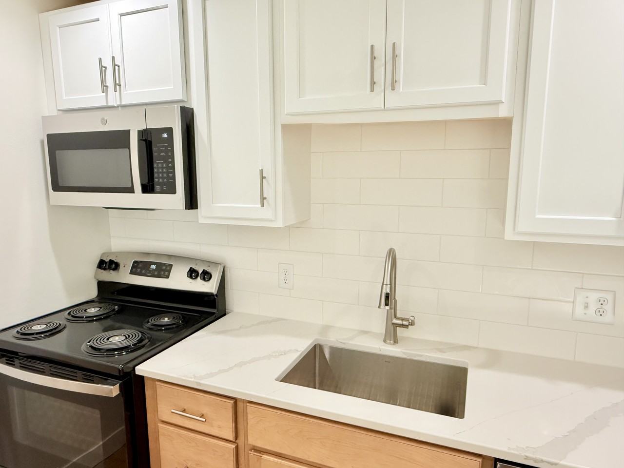 420 Minneopa Ave #201 - Photo 2 of 12