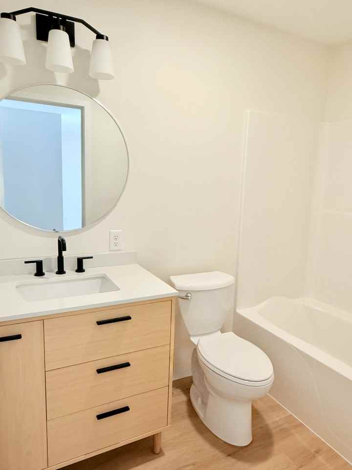420 Minneopa Ave #201 - Photo 5 of 12