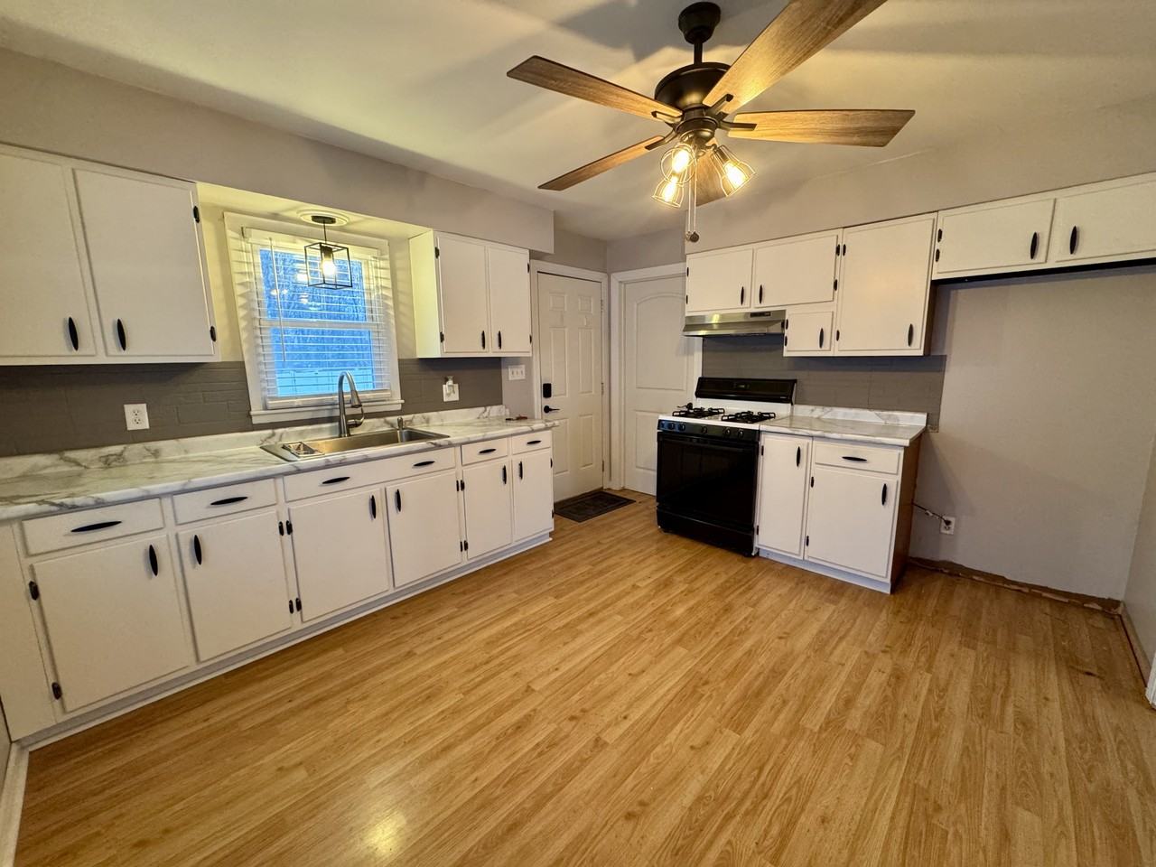 7767 Montana St #NA - Photo 4 of 16