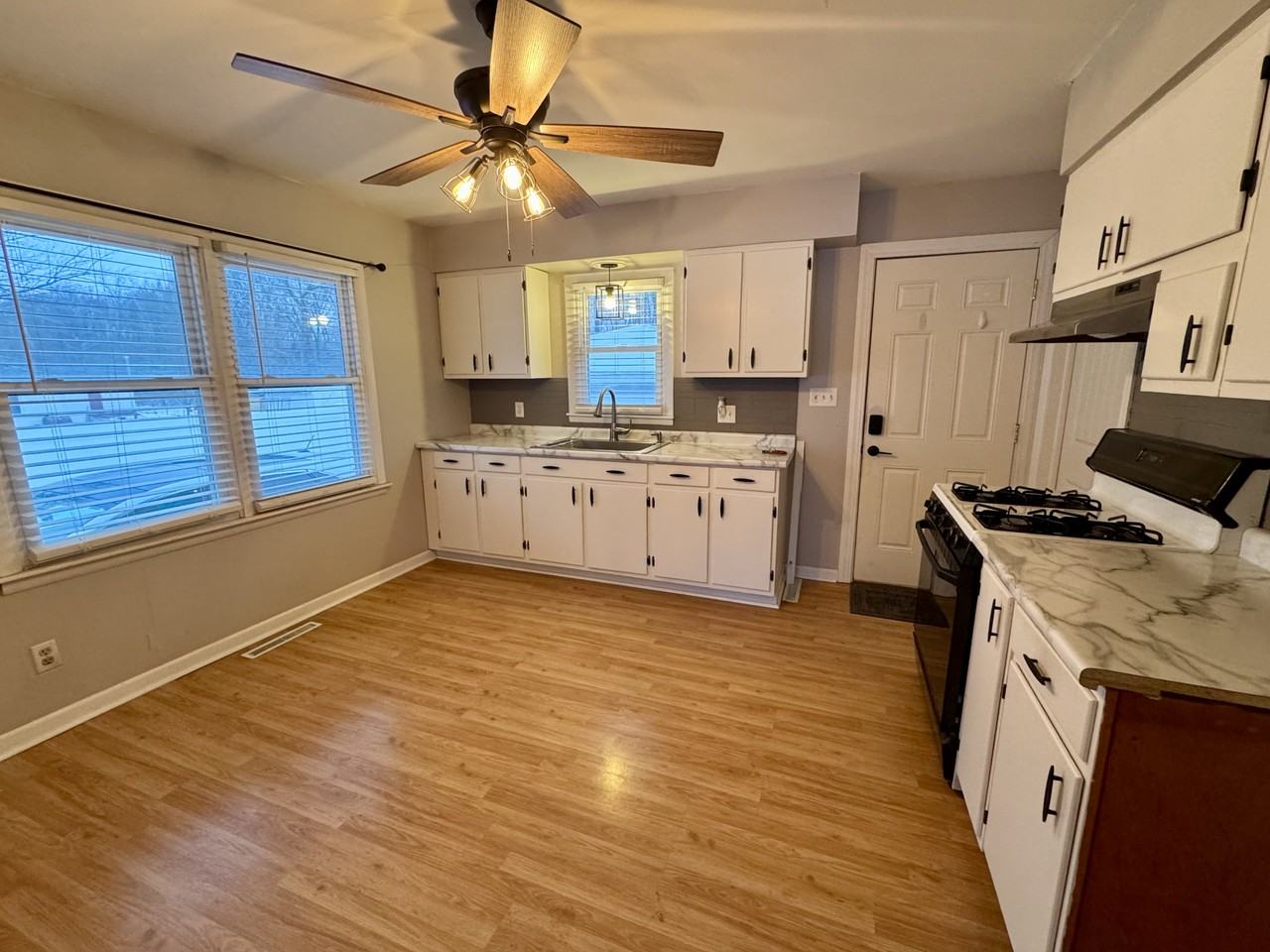 7767 Montana St #NA - Photo 5 of 16