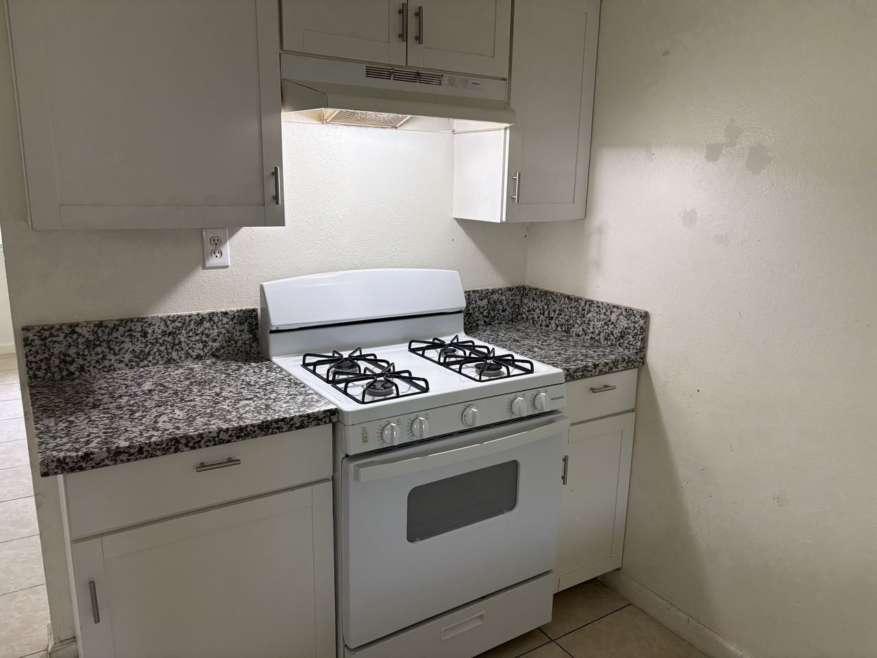 2614 S Linwood St #3 - Photo 5 of 7