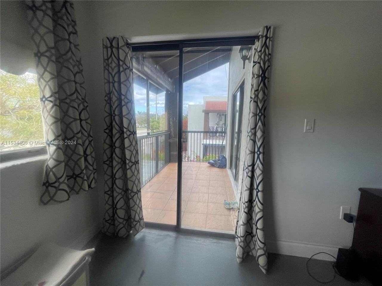 401 Nw 107th Ave #207 - Photo 5 of 11