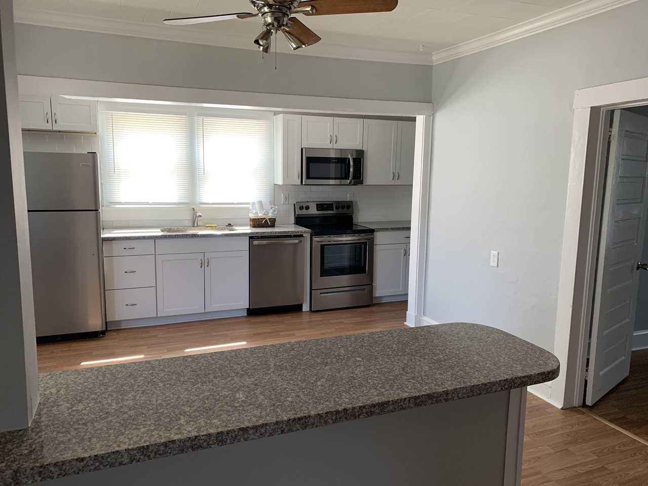 421 Woodlawn Ave #NA - Photo 3 of 13