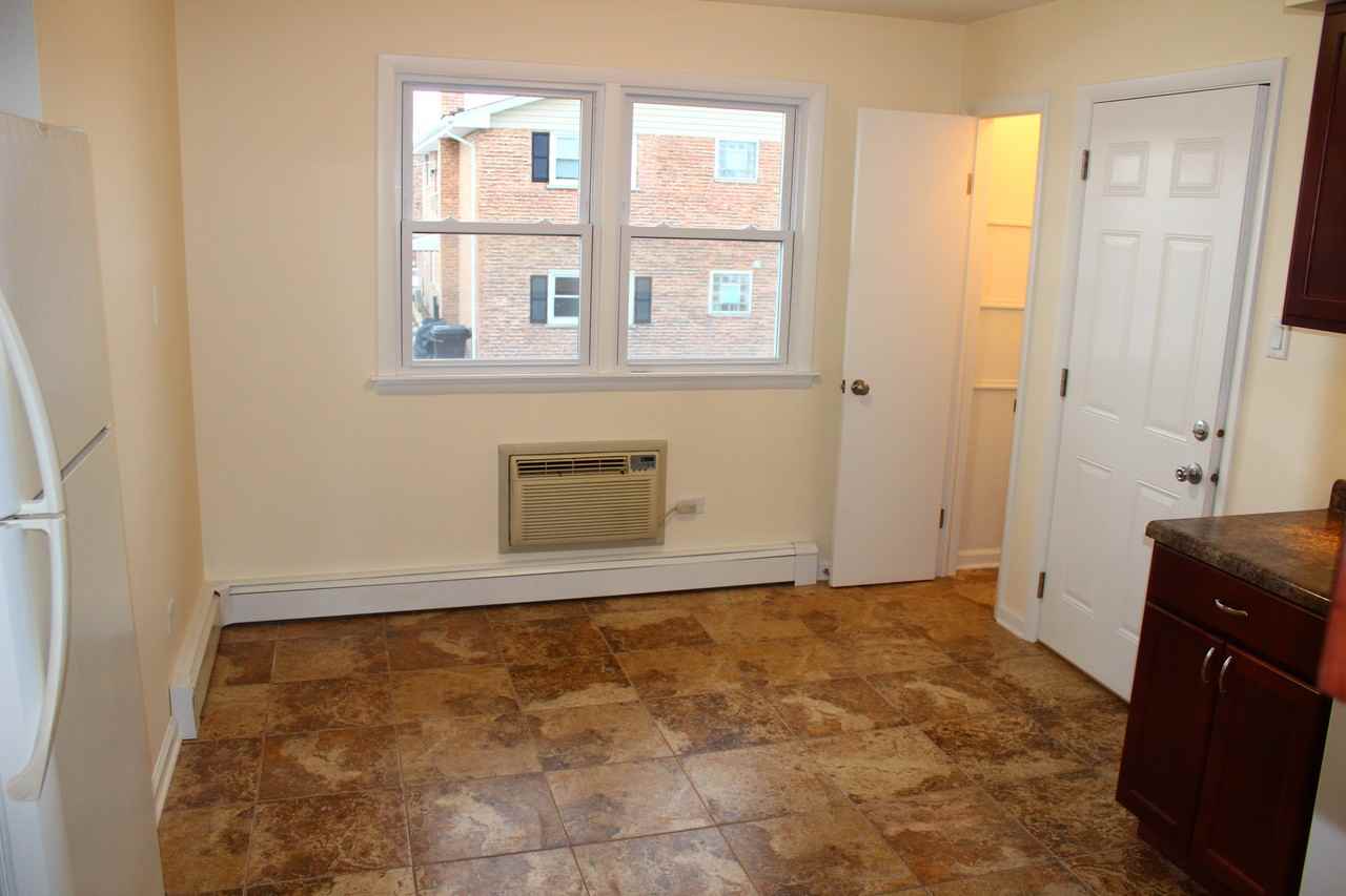 14455 Jefferson Ave #2E - Photo 4 of 21