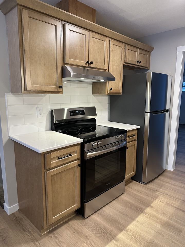 605 N Grove St #605 - Photo 3 of 15