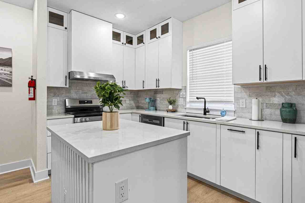 Montana St - Photo 2 of 10