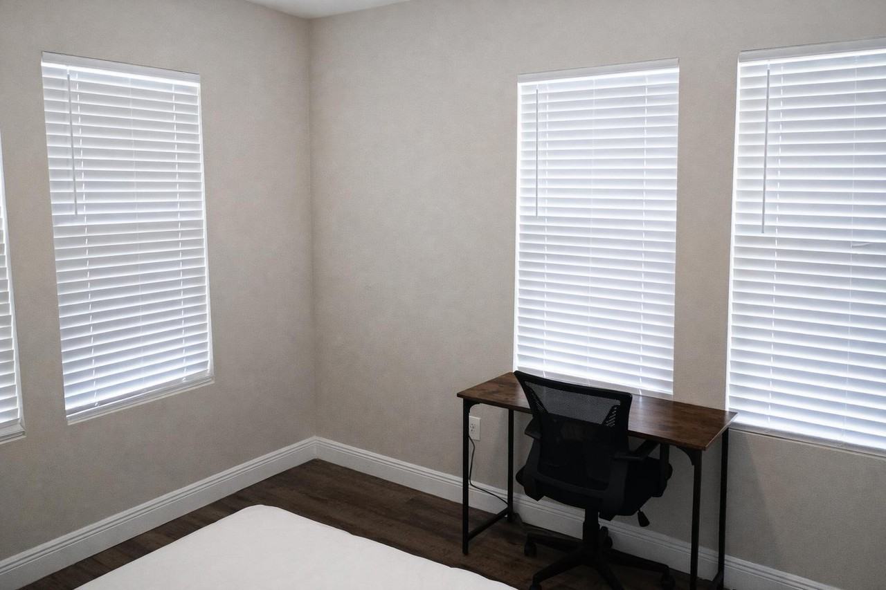 W Spruce St - Photo 7 of 11