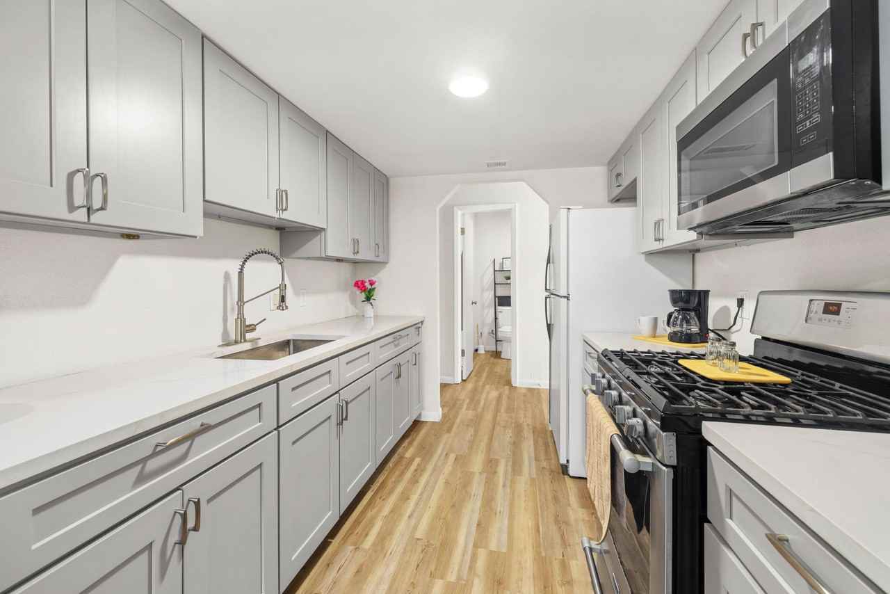 Michelle Ct - Photo 2 of 9