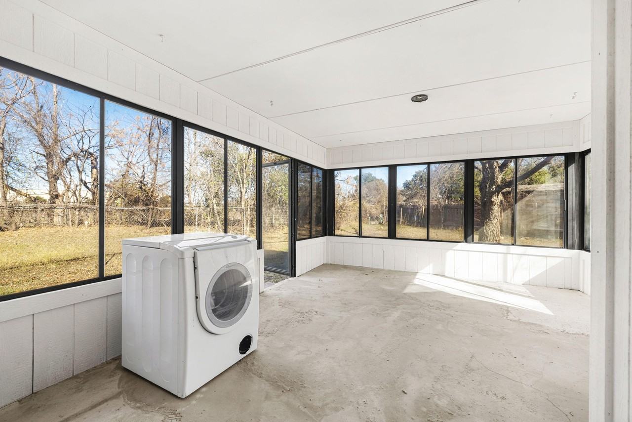 Michelle Ct - Photo 4 of 9