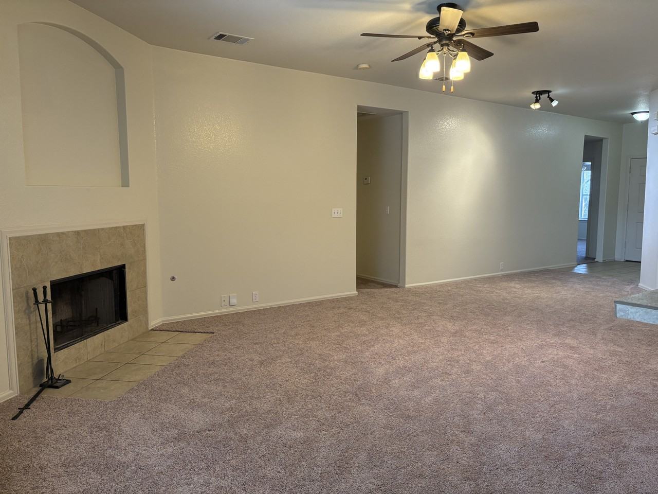 125 Camelia Pkwy #1 - Photo 3 of 17