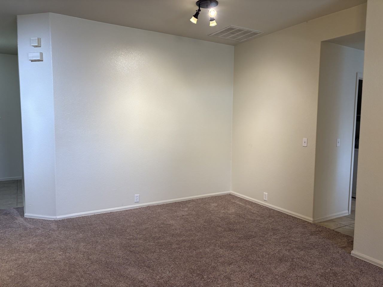 125 Camelia Pkwy #1 - Photo 4 of 17