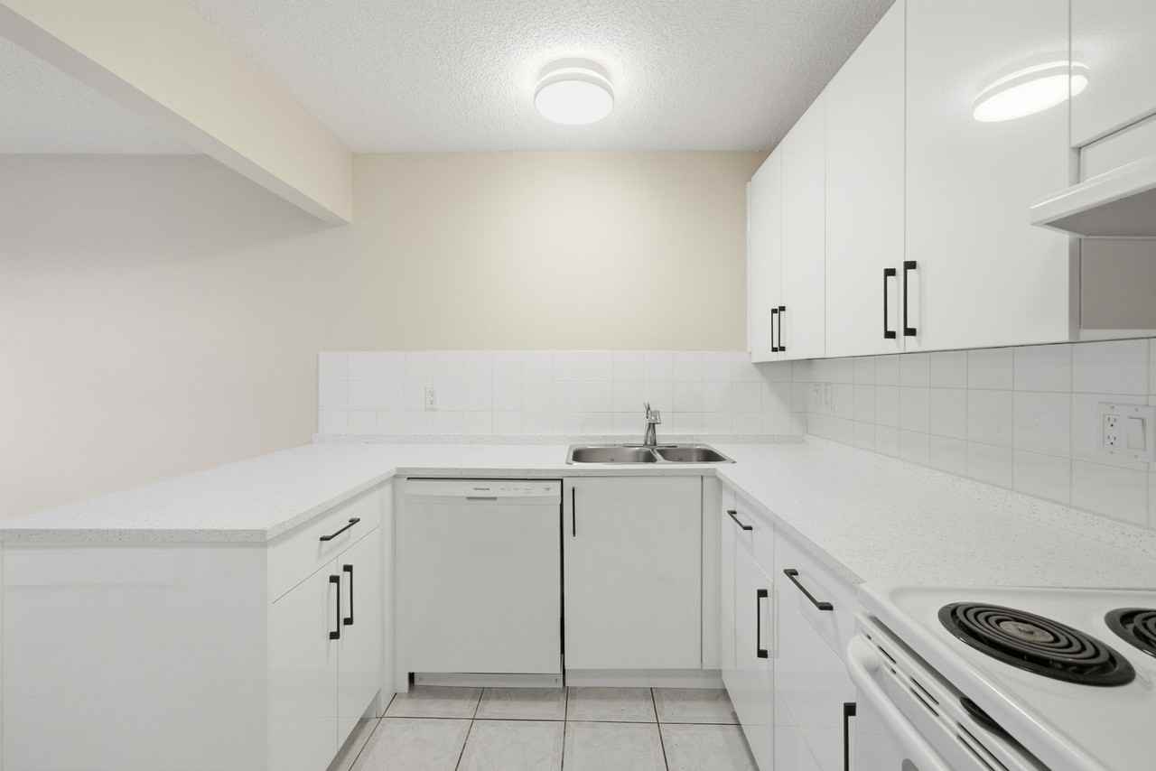 811 Westview Crescent - Photo 5 of 20