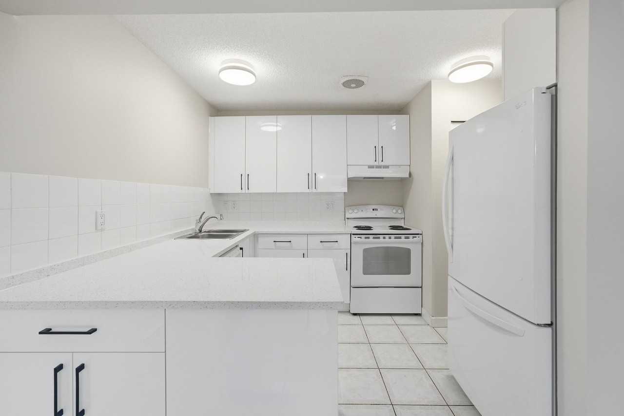 811 Westview Crescent - Photo 6 of 20