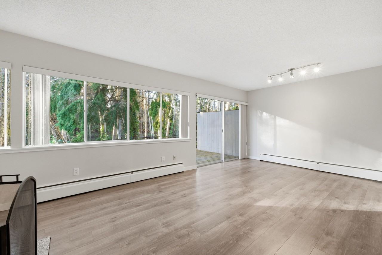 811 Westview Crescent - Photo 3 of 20